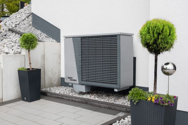 Discover the benefits of heat pumps for cost-effective home heating in the uk: your essential guide to making the switch today!