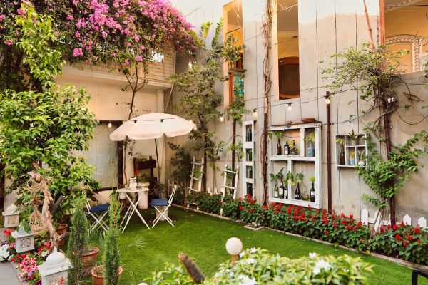 Revamp your uk garden into a charming outdoor dining retreat for memorable meals